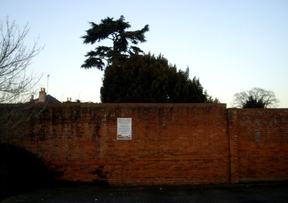 Huntley-Court-wall